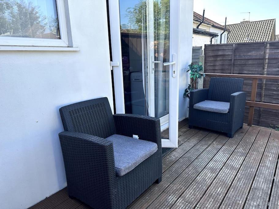Spacious Holiday Home Near Tube Station - By Starlet Stays Londres Exterior foto